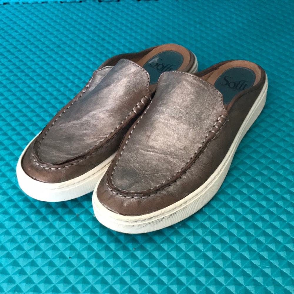 SOFT Women Somers Leather Moc Toe Slip-On Mule | 7.5